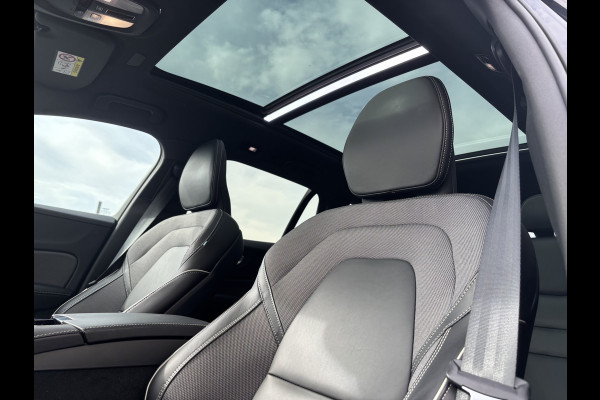 Volvo V60 2.0 T8 Plug-in hybrid AWD Ultra Dark | Panoramadak | Adaptieve cruise | Harman Kardon | Memory | Blis |