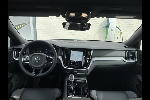 Volvo V60 2.0 T8 Plug-in hybrid AWD Ultra Dark | Panoramadak | Adaptieve cruise | Harman Kardon | Memory | Blis |