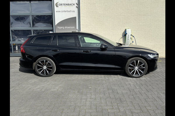 Volvo V60 2.0 T8 Plug-in hybrid AWD Ultimate Dark | Zwenkbare trekhaak | Panoramadak | Adaptieve cruise | Memory | Harman Kardon |