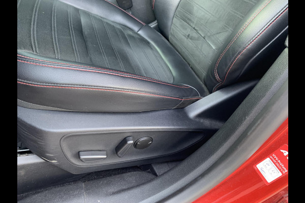 Ford Kuga 2.5 PHEV ST-Line X | Full option! | Panoramadak | Trekhaak | Winter pack | Adaptive cruise control | Head up Dispaly |  Bang&Olufsen | Camera | 19 inch | Rode remklauwen