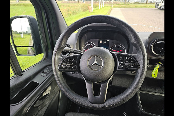 Mercedes-Benz Sprinter 317 1.9 CDI L2H2 RWD Cruise control, Airco, Carplay, Navi, Camera, Led, Lane-assist, Climate control, Dodehoek detectie, 3,5T-trekhaak