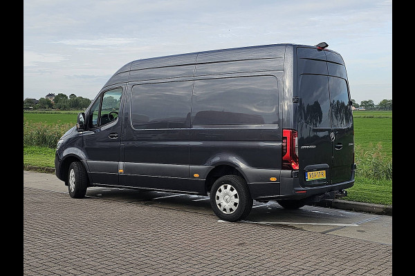Mercedes-Benz Sprinter 317 1.9 CDI L2H2 RWD Cruise control, Airco, Carplay, Navi, Camera, Led, Lane-assist, Climate control, Dodehoek detectie, 3,5T-trekhaak