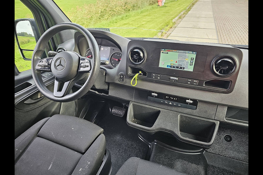 Mercedes-Benz Sprinter 317 1.9 CDI L2H2 RWD Cruise control, Airco, Carplay, Navi, Camera, Led, Lane-assist, Climate control, Dodehoek detectie, 3,5T-trekhaak