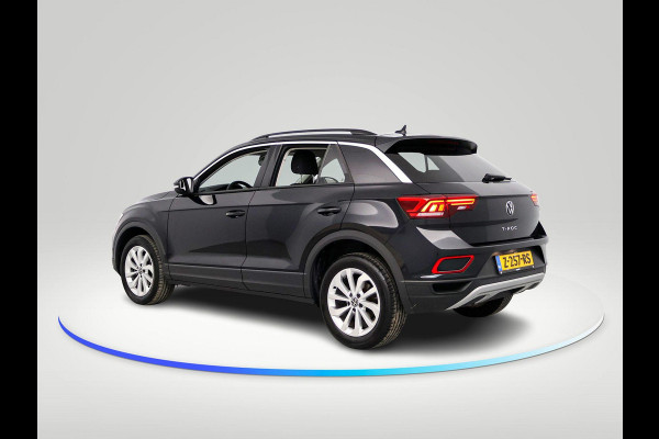 Volkswagen T-Roc 1.0 TSI Life Edition 110 pk | Verlengde garantie | Navigatie | Parkeersensoren (Park assist) | Achteruitrijcamera | Adaptieve cruise control |