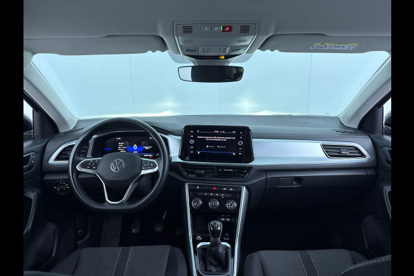 Volkswagen T-Roc 1.0 TSI Life Edition 110 pk | Verlengde garantie | Navigatie | Parkeersensoren (Park assist) | Achteruitrijcamera | Adaptieve cruise control |