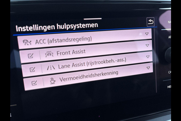 Volkswagen T-Roc 1.0 TSI Life Edition 110 pk | Verlengde garantie | Navigatie | Parkeersensoren (Park assist) | Achteruitrijcamera | Adaptieve cruise control |
