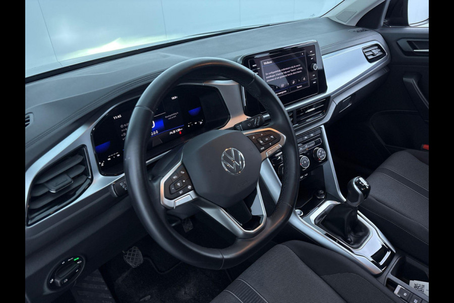 Volkswagen T-Roc 1.0 TSI Life Edition 110 pk | Verlengde garantie | Navigatie | Parkeersensoren (Park assist) | Achteruitrijcamera | Adaptieve cruise control |