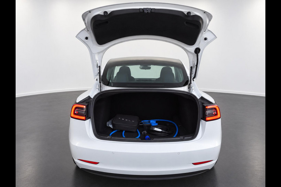 Tesla Model 3 Standard RWD Plus 60 kWh Autopilot Airco Leder Panoramadak PDC VA Camera 19" Sport Wheels