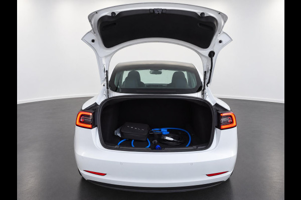 Tesla Model 3 Standard RWD Plus 60 kWh Autopilot Airco Leder Panoramadak PDC VA Camera 19" Sport Wheels