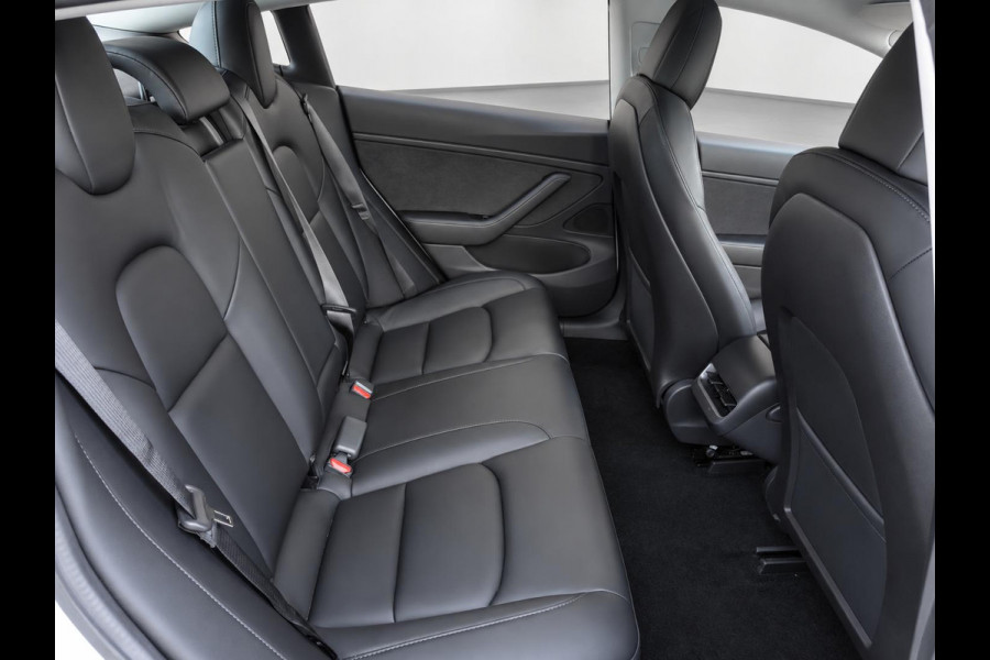 Tesla Model 3 Standard RWD Plus 60 kWh Autopilot Airco Leder Panoramadak PDC VA Camera 19" Sport Wheels