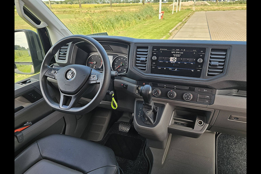 Volkswagen Crafter 35 2.0 TDI L3H3 Cruise control, Airco, Pdc, Carplay, Navi, Camera, 3T-trekhaak, 2x Draaistoelen *Bijzonder geschikt als camper*