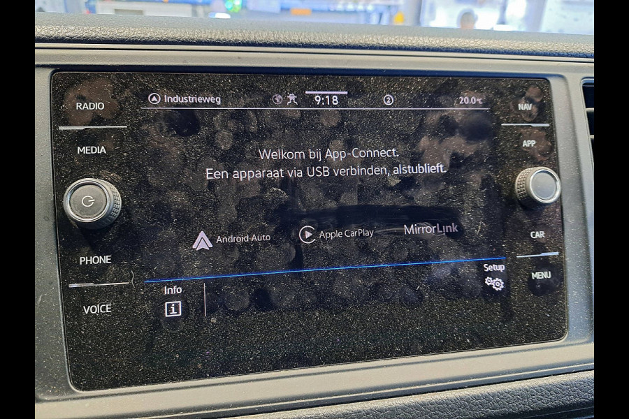 Volkswagen Crafter 35 2.0 TDI L3H3 Cruise control, Airco, Pdc, Carplay, Navi, Camera, 3T-trekhaak, 2x Draaistoelen *Bijzonder geschikt als camper*