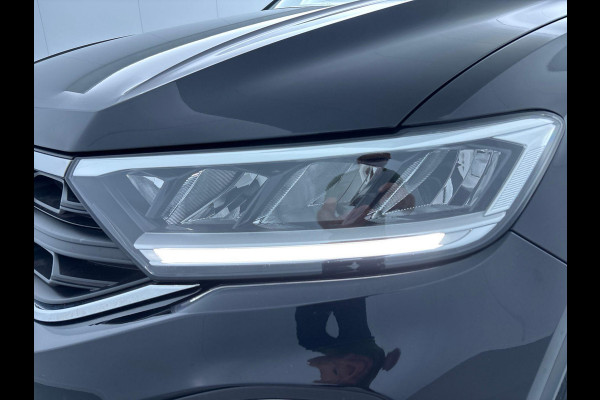 Volkswagen T-Roc 1.0 TSI Life Edition 110 pk | Verlengde garantie | Navigatie | Parkeersensoren (Park assist) | Achteruitrijcamera | Adaptieve cruise control |