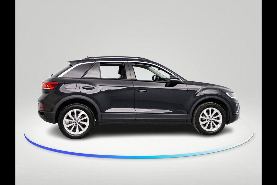 Volkswagen T-Roc 1.0 TSI Life Edition 110 pk | Verlengde garantie | Navigatie | Parkeersensoren (Park assist) | Achteruitrijcamera | Adaptieve cruise control |