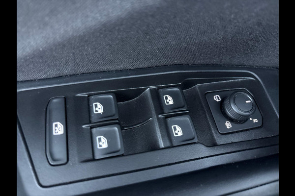 Volkswagen T-Roc 1.0 TSI Life Edition 110 pk | Verlengde garantie | Navigatie | Parkeersensoren (Park assist) | Achteruitrijcamera | Adaptieve cruise control |