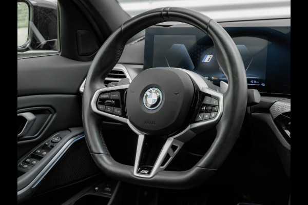 BMW 3-serie 330e M-Sport - LCI 2 - Schuifdak - Trekhaak - Widescreen - Hifi - Camera