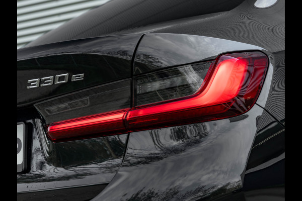 BMW 3-serie 330e M-Sport - LCI 2 - Schuifdak - Trekhaak - Widescreen - Hifi - Camera