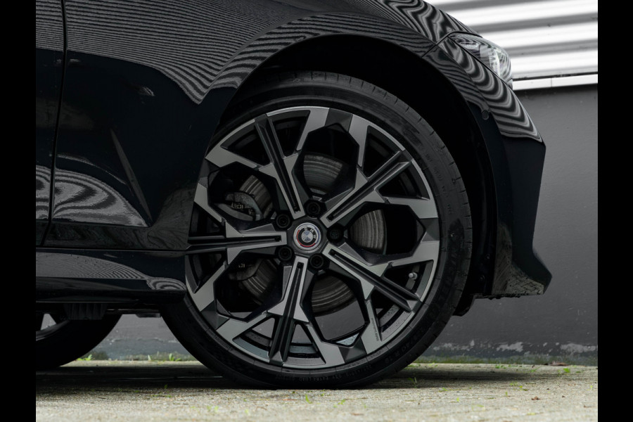 BMW 3-serie 330e M-Sport - LCI 2 - Schuifdak - Trekhaak - Widescreen - Hifi - Camera