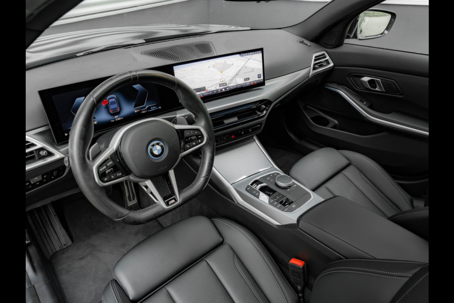 BMW 3-serie 330e M-Sport - LCI 2 - Schuifdak - Trekhaak - Widescreen - Hifi - Camera