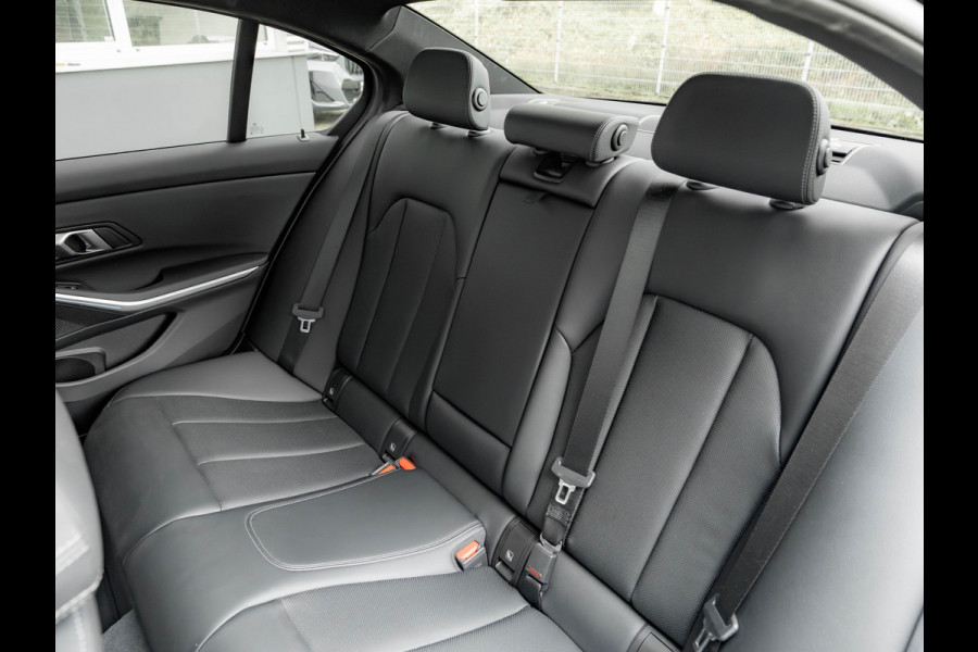 BMW 3-serie 330e M-Sport - LCI 2 - Schuifdak - Trekhaak - Widescreen - Hifi - Camera
