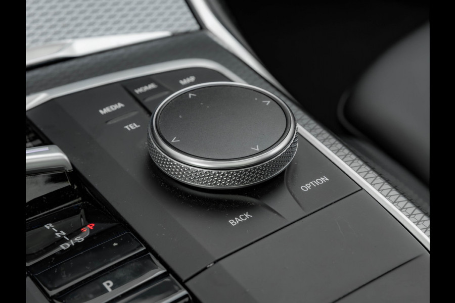 BMW 3-serie 330e M-Sport - LCI 2 - Schuifdak - Trekhaak - Widescreen - Hifi - Camera