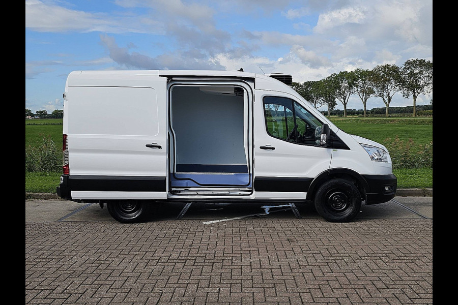 Ford Transit 350 2.0 TDCI L2H2 Trend AWD Cruise control, Airco, Pdc, Carplay, Camera, Dodehoek detectie, Koelen/Vriezen, Nacht/Dag koeling