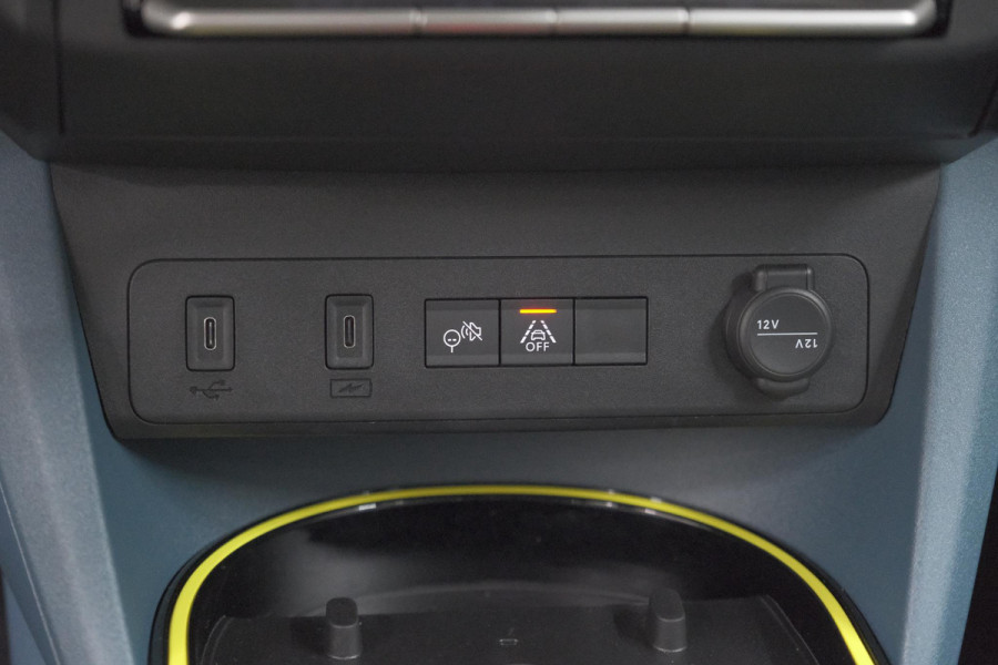 Fiat Grande Panda E La Prima 7 kW 44 kWh | 1 Fase | SOH 96% | Camera | Navigatie | Parkeersensoren