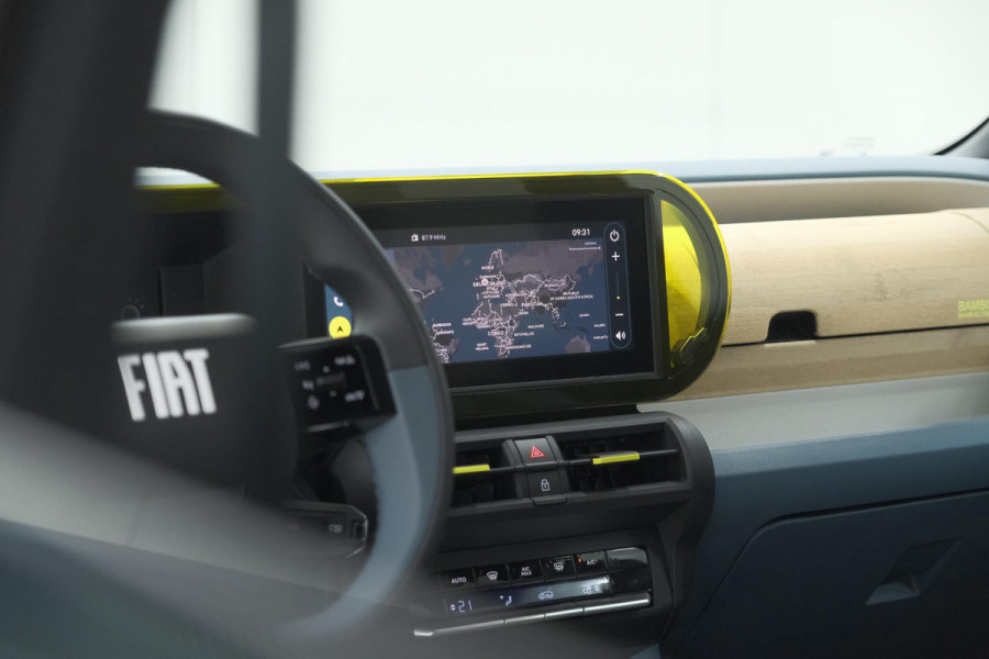 Fiat Grande Panda E La Prima 7 kW 44 kWh | 1 Fase | SOH 96% | Camera | Navigatie | Parkeersensoren