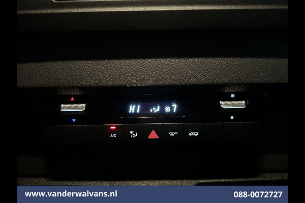 Mercedes-Benz Sprinter 211 CDI 115pk L2H2 Euro6 Airco | Camera | Trekhaak Bijrijdersbank