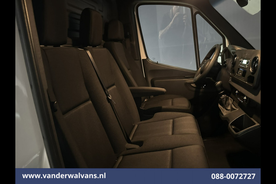 Mercedes-Benz Sprinter 211 CDI 115pk L2H2 Euro6 Airco | Camera | Trekhaak Bijrijdersbank