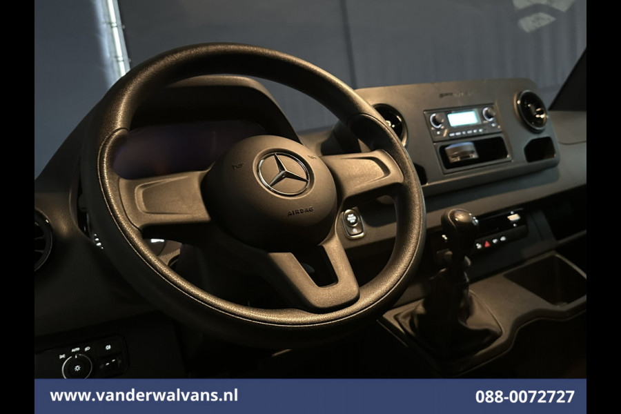 Mercedes-Benz Sprinter 211 CDI 115pk L2H2 Euro6 Airco | Camera | Trekhaak Bijrijdersbank