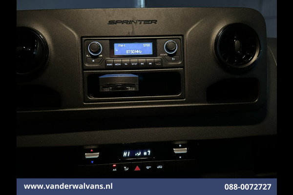 Mercedes-Benz Sprinter 211 CDI 115pk L2H2 Euro6 Airco | Camera | Trekhaak Bijrijdersbank