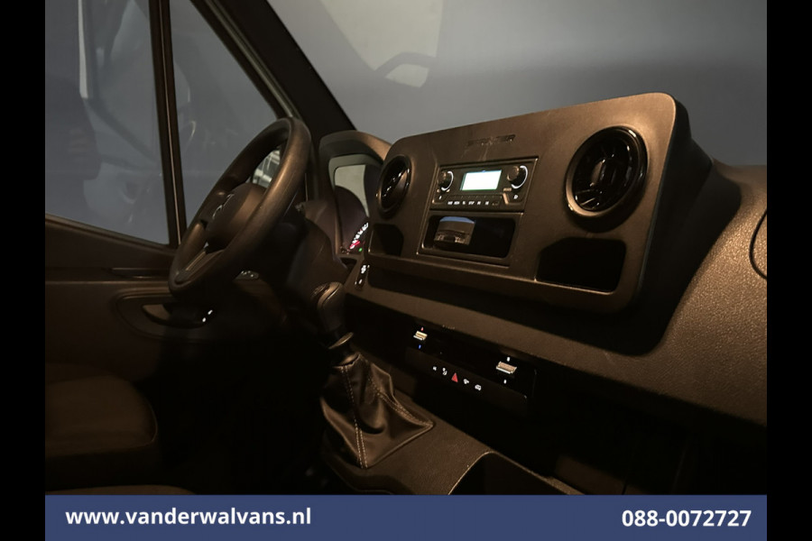 Mercedes-Benz Sprinter 211 CDI 115pk L2H2 Euro6 Airco | Camera | Trekhaak Bijrijdersbank