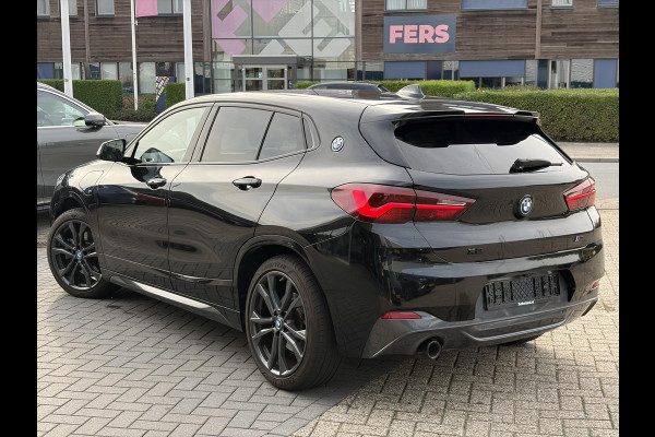 BMW X2 xDrive25e M Sport | 19 inch | Keyless entry | Elektrische achterklep | Sportstoelen | Stoelverwarming | Achteruitrijcamera | Head up Display | Koplampen adaptief