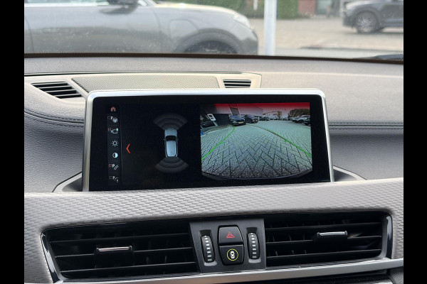 BMW X2 xDrive25e M Sport | 19 inch | Keyless entry | Elektrische achterklep | Sportstoelen | Stoelverwarming | Achteruitrijcamera | Head up Display | Koplampen adaptief