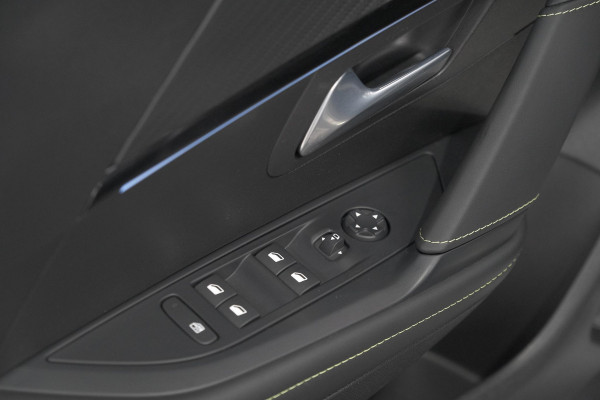 Peugeot 208 1.2 Hybrid 145 e-DCS6 GT | Alcantara Pakket | Camera | Apple Carplay | Stoelverwarming