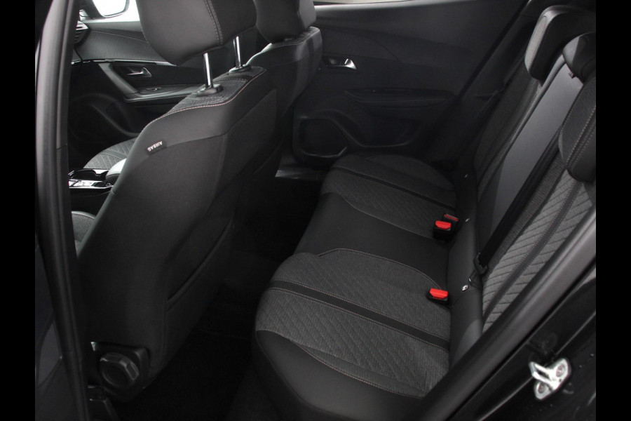 Peugeot 2008 1.2 PureTech 130pk Automaat Allure Navigatie Apple Carplay/Android Auto 360 camera Parkeersensoren Blind Spot Assist Adaptive Cruise Control Stoelverwarming Getinte ramen Climate Control