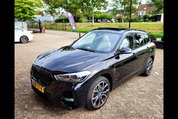 BMW X1 XDrive25e M-sport, Pano, ACC, HUD, Cam, Trekhaak, HiFi, Keyless