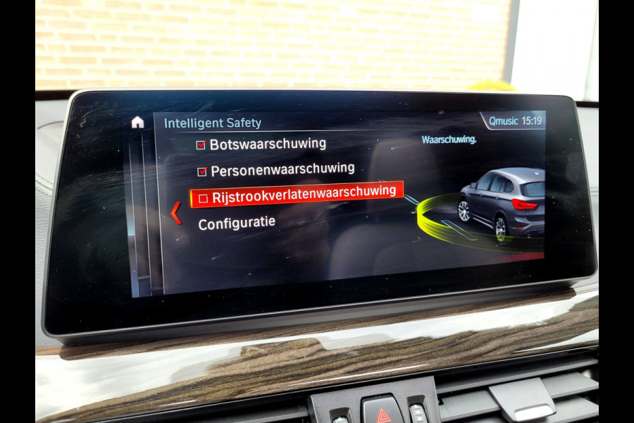 BMW X1 XDrive25e M-sport, Pano, ACC, HUD, Cam, Trekhaak, HiFi, Keyless