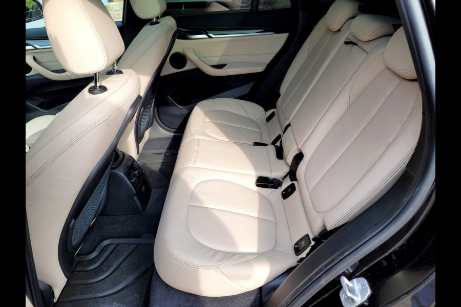 BMW X1 XDrive25e M-sport, Pano, ACC, HUD, Cam, Trekhaak, HiFi, Keyless