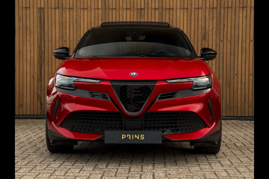 Alfa Romeo junior Elettrica Veloce 54 kWh | Corsa stoelen | Pano-dak | Techno Pack | Sport Pack