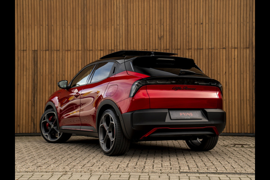 Alfa Romeo junior Elettrica Veloce 54 kWh | Corsa stoelen | Pano-dak | Techno Pack | Sport Pack