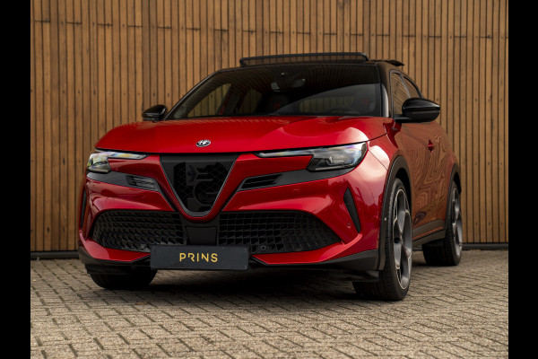 Alfa Romeo junior Elettrica Veloce 54 kWh | Corsa stoelen | Pano-dak | Techno Pack | Sport Pack