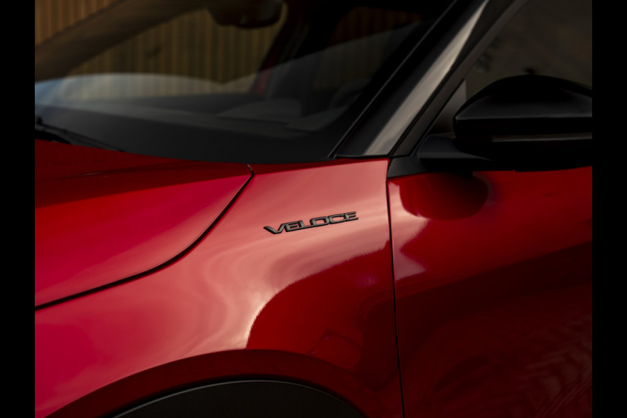Alfa Romeo junior Elettrica Veloce 54 kWh | Corsa stoelen | Pano-dak | Techno Pack | Sport Pack