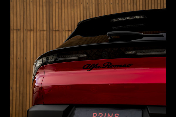 Alfa Romeo junior Elettrica Veloce 54 kWh | Corsa stoelen | Pano-dak | Techno Pack | Sport Pack