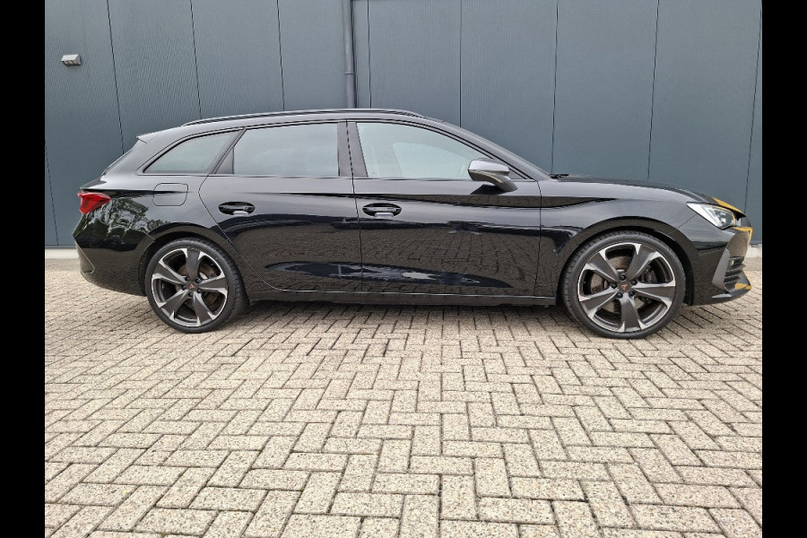 CUPRA Leon Sportstourer 1.4 e-Hybrid PHEV 245pk VZ * Navigatiesysteem * AUTOMAAT * Stoelverwarming * Virtual Cockpit *