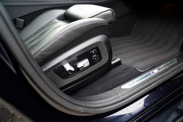 BMW X6 XDrive40i High Executive | Panorama | 360cam | Carbon | Adaptieve cruise control | Kristallen pook | 22 inch | Dealer onder