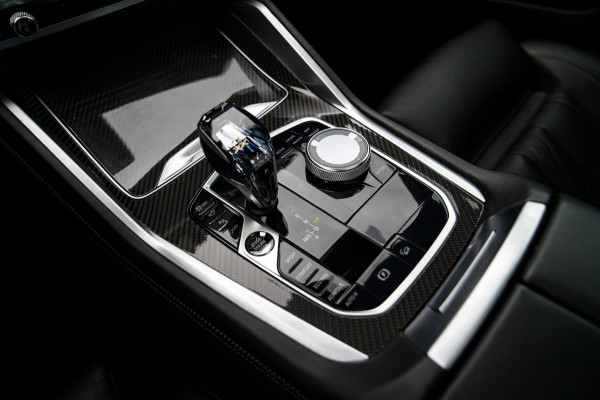 BMW X6 XDrive40i High Executive | Panorama | 360cam | Carbon | Adaptieve cruise control | Kristallen pook | 22 inch | Dealer onder