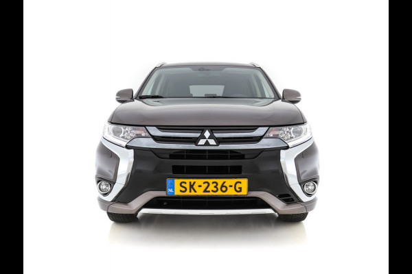 Mitsubishi Outlander 2.0 AWD (Plug-In) (INCL-BTW) Aut.*LEATHER-ALCANTARA | NAVI-FULLMAP | KEYLESS | DAB | CAMERA | ECC | CRUISE | CARPLAY | PRIVACY-GLASS | TOWBAR | SHIFTPADDLES | 16"ALU*