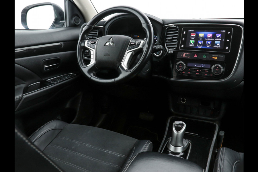 Mitsubishi Outlander 2.0 AWD (Plug-In) (INCL-BTW) Aut.*LEATHER-ALCANTARA | NAVI-FULLMAP | KEYLESS | DAB | CAMERA | ECC | CRUISE | CARPLAY | PRIVACY-GLASS | TOWBAR | SHIFTPADDLES | 16"ALU*